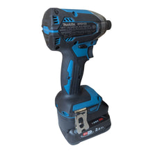 Load image into Gallery viewer, Bosch (Green) 18V to Makita 18V Battery Adapter

