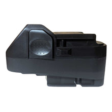 Charger l'image dans la galerie, Adaptateur de batterie Bosch (Vert) 18V vers Metabo HPT 18V
