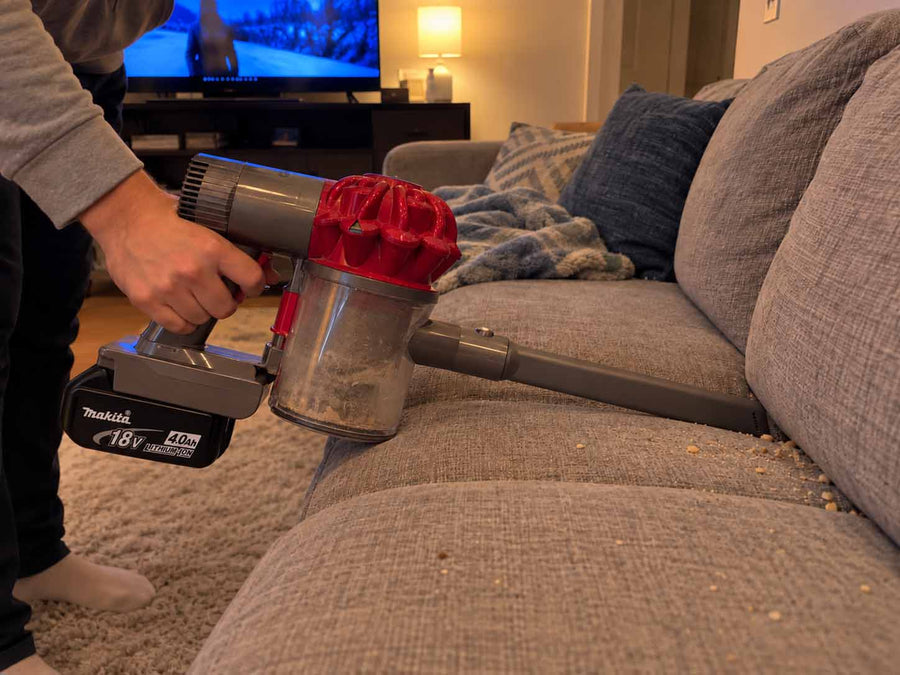 Makita 18V LXT to Dyson V6 battery adapter: In the hand