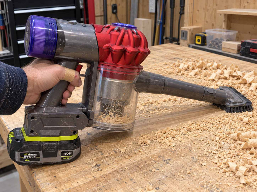 Ryobi 18V ONE+ to Dyson V7 battery adapter: In the hand